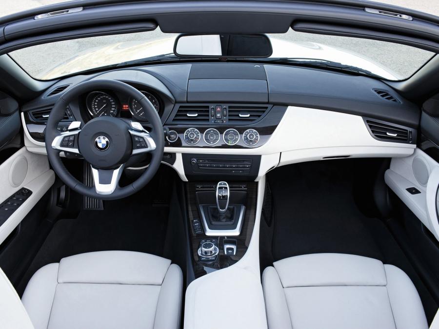  BMW Z4 sDrive 3.5i Roadster 2009 года  (фото 25 из 30)